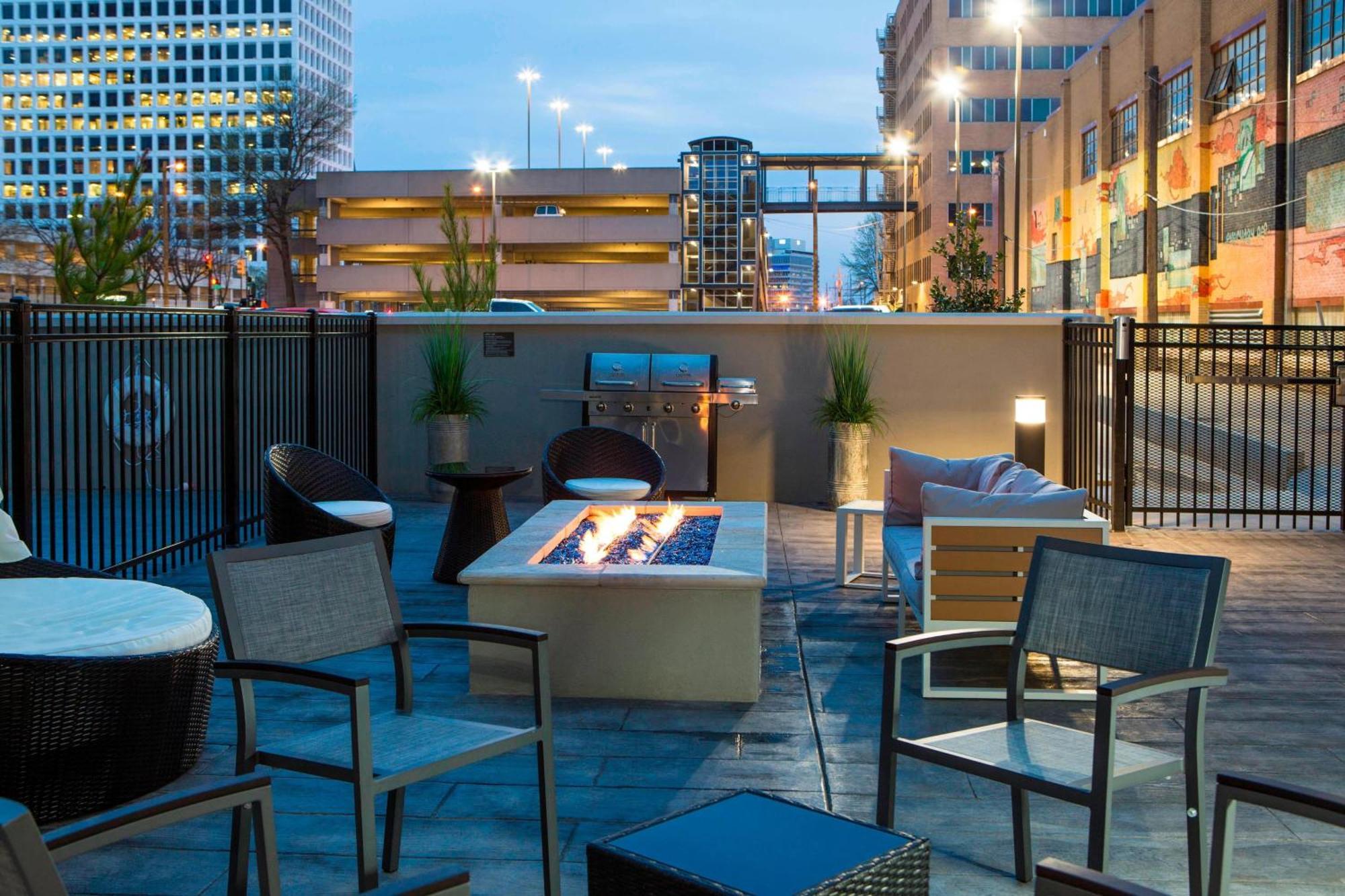 Residence Inn By Marriott Tulsa Downtown Exteriör bild